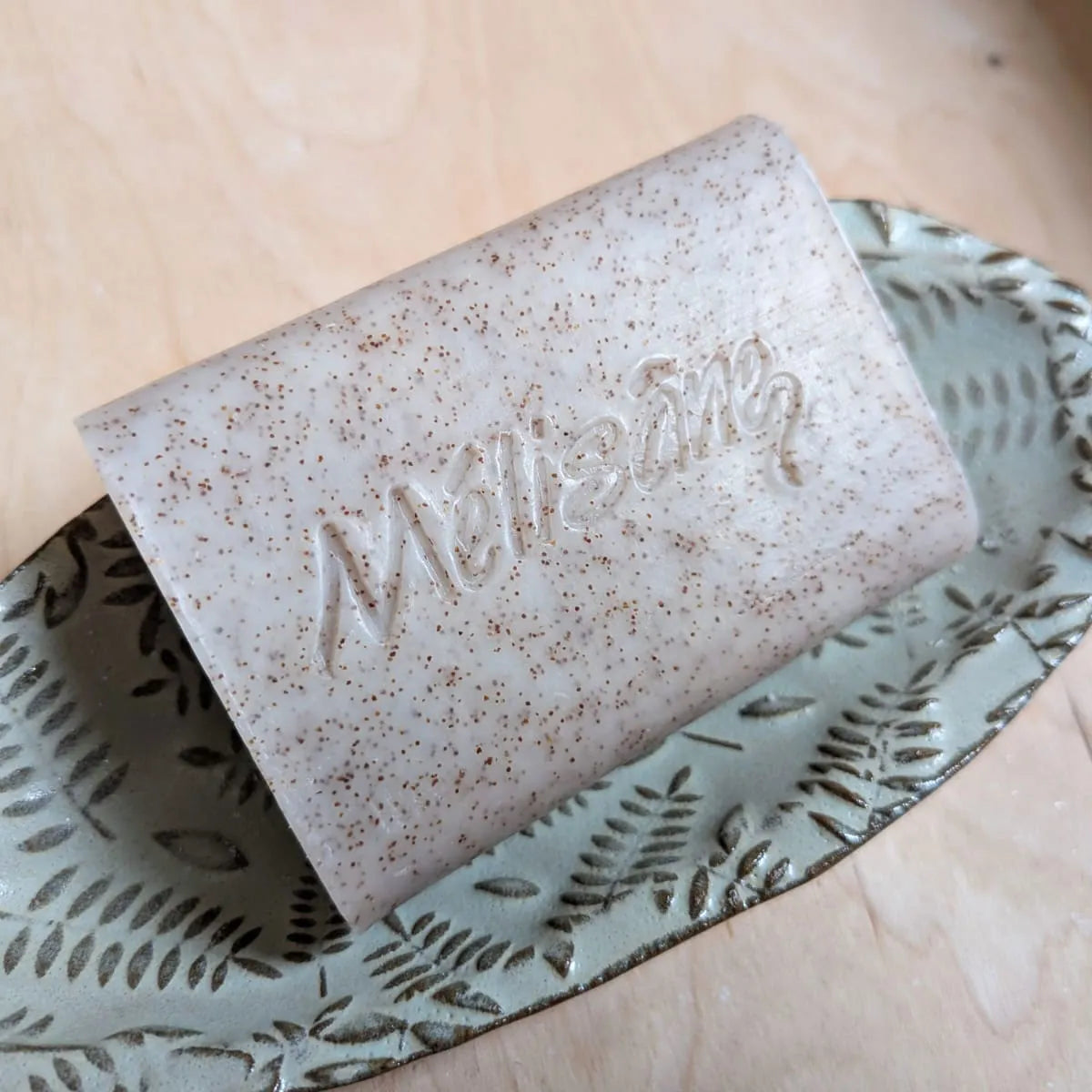Savon exfoliant au lait d'ânesse frais Mélisâne