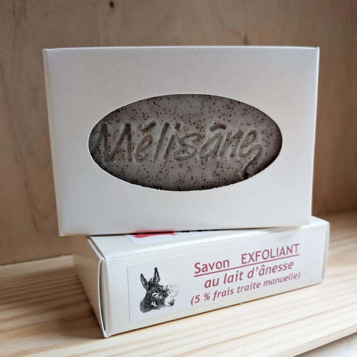 Détail du savon exfoliant au lait d'ânesse frais